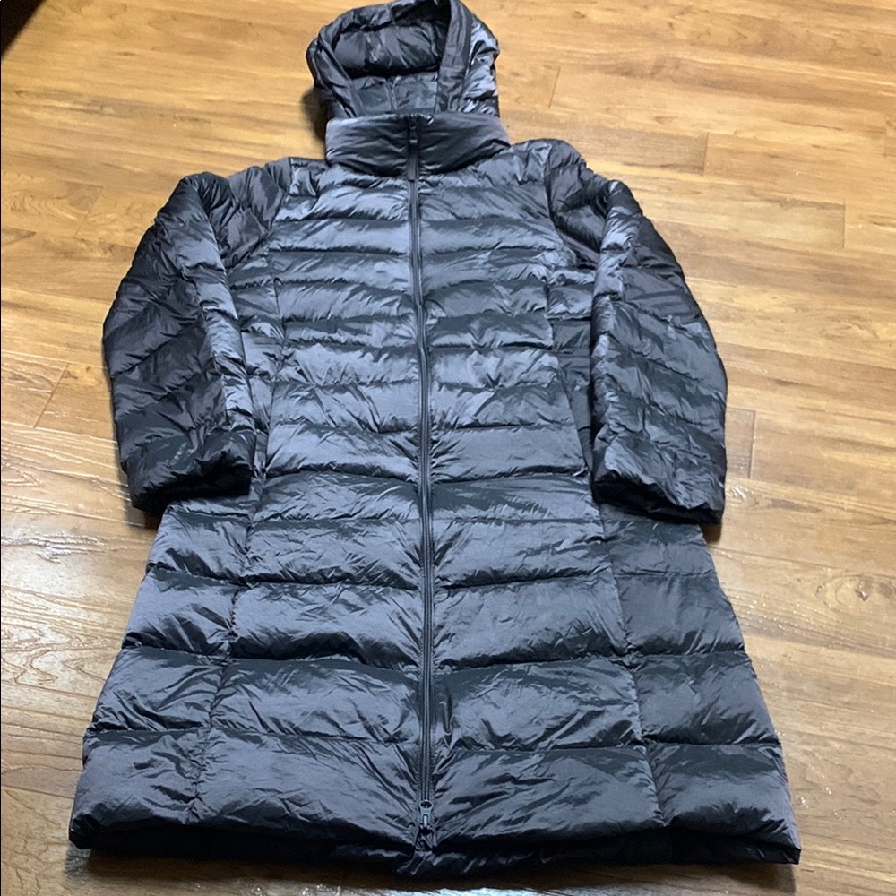 Uniqlo Ultra light Down Hooded Parka